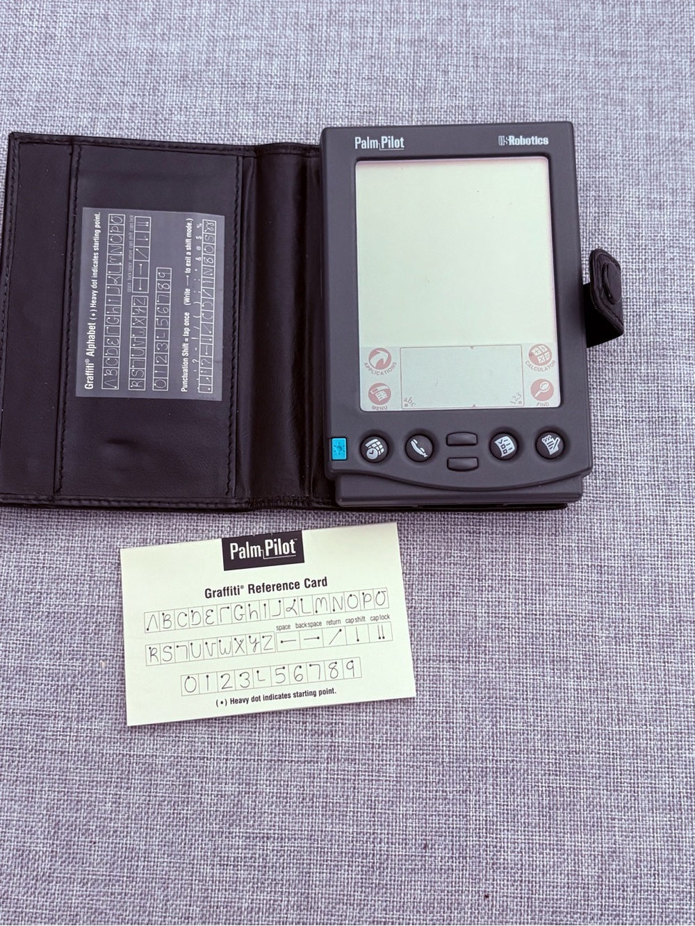 Vintage 1996-97 US Robotics PalmPilot Personal PDA with leather case